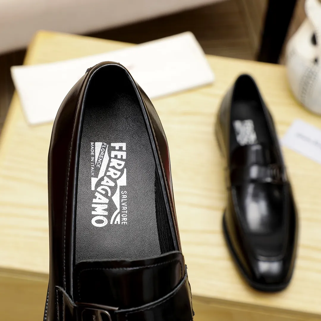 Factory price 420 🔥Ferragamo's new men's casual slip-on shoes🇨🇳Official website original 1:1 mold opening, original quality💯Fine workmanship, high-end luxury☘The upper is made of imported Italian first-layer cowhide🌴🐑leather lining🍓Rubber wear-resistant and non-slip outsole, breathable and comfortable to wear🍍The first choice for high-end men🍉Black, size 38-45